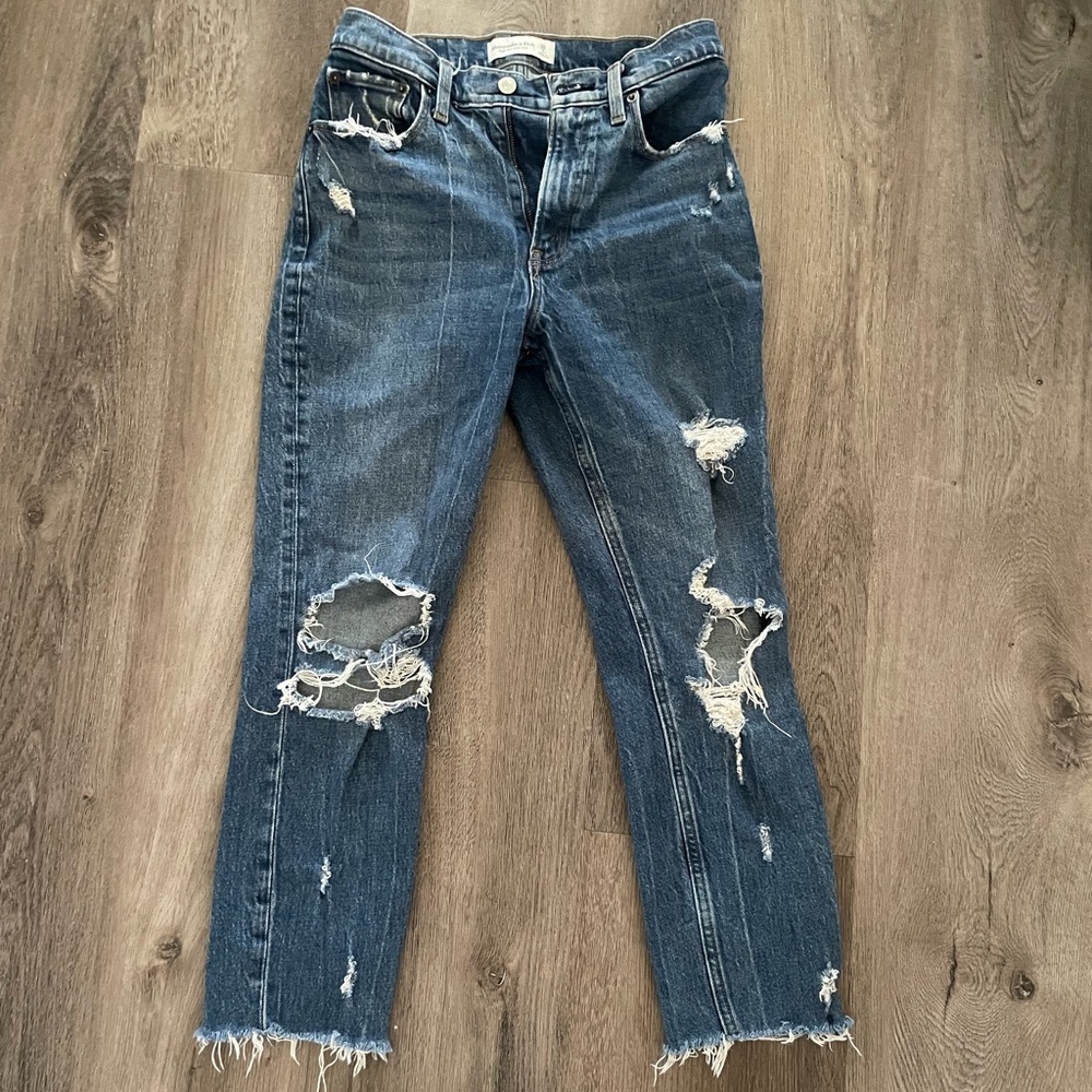 Abercrombie & Fitch - high rise mom Jean